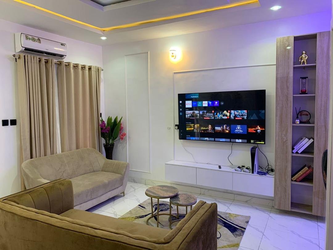 Beautiful 2 Bedroom Apartment